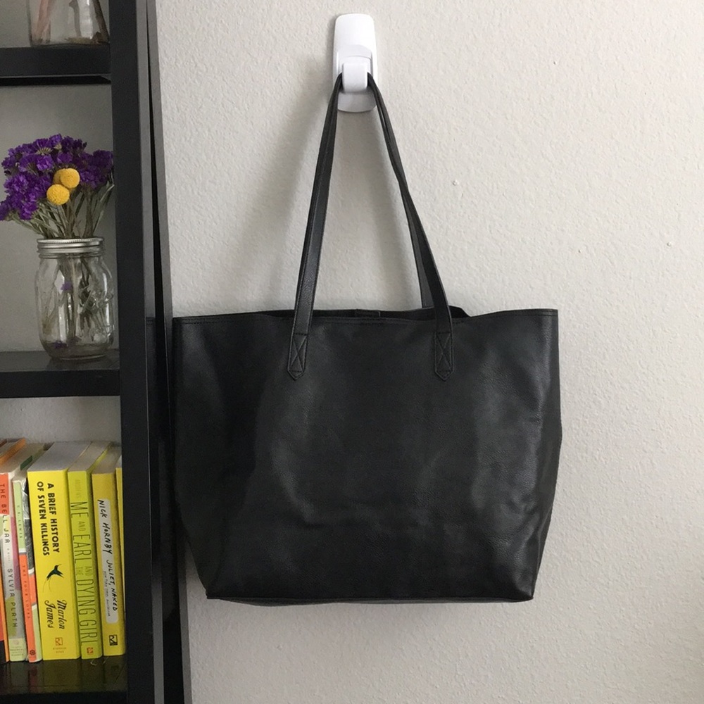 Faux leather black tote bag | Old Navy